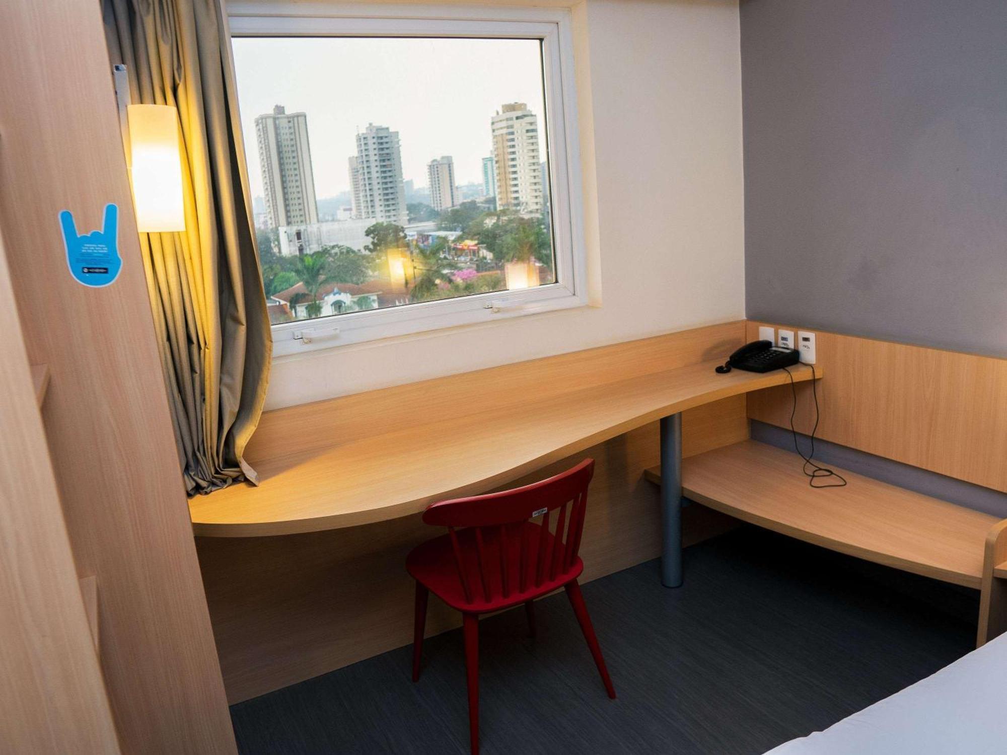 Ibis Foz Do Iguacu Hotel Exterior photo